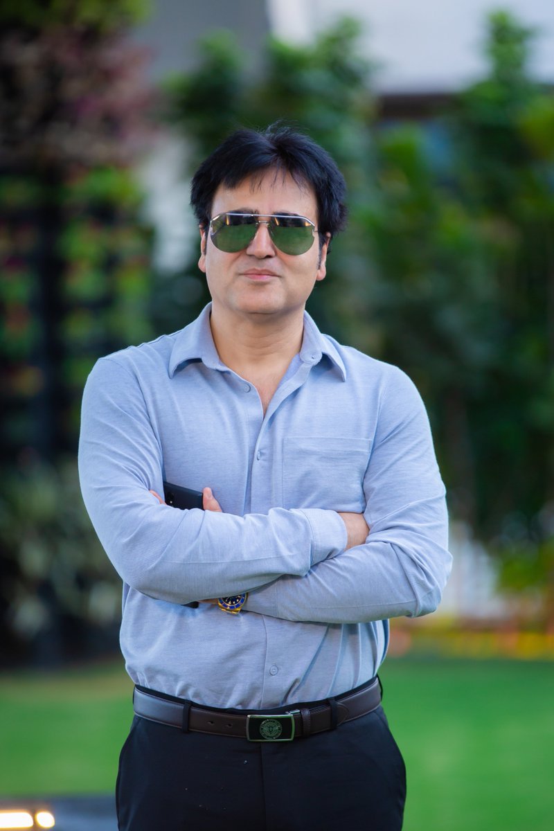 imsanjeevjuneja's tweet photo. Gratitude unlocks the fullness of life. Believe in your dreams and make them a reality.
.
.
.
.
.
.
.
.
#Gratitude #BelieveInYourDreams #DreamBig #brandmachine #SanjeevJuneja #indianentrepreneur #DivisaHerbals https://t.co/zyK7xth0zW