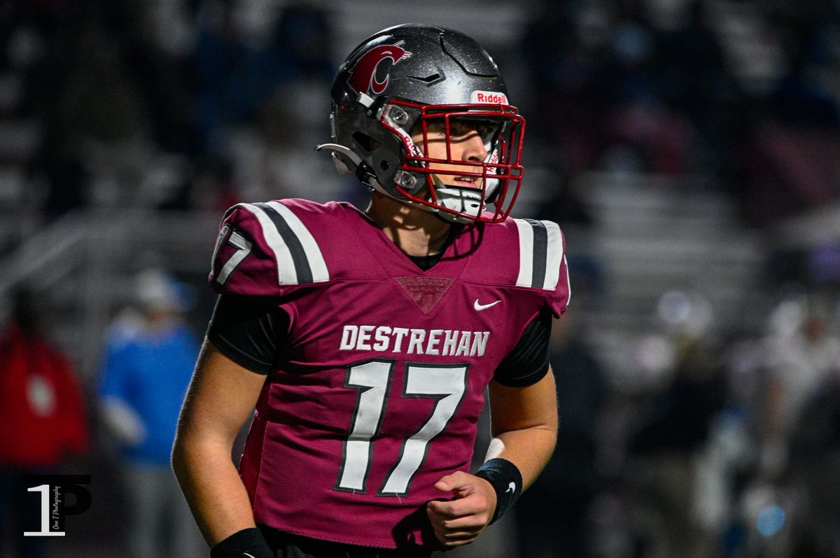 Photo Gallery: <a href="/kamt10k/">Kameron Thomas</a> rushed for almost 250 yards, while <a href="/TreyDez_Green/">Trey’Dez Green</a> caught two TD passes as <a href="/_ZHSFootball/">Zachary High Football</a> knocked off defending state champion <a href="/DestrehanHighFB/">Destrehan Football</a> in the Division I Non-Select quarterfinals. 

onetphotography.smugmug.com/Sports/High-Sc…