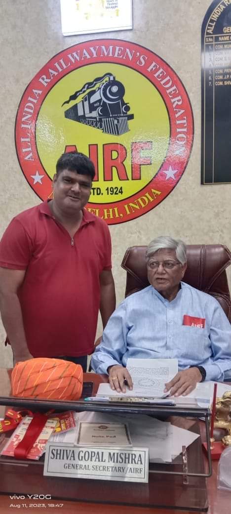 𝘼𝙨𝙝𝙞𝙨𝙝 𝙈𝙞𝙨𝙝𝙧𝙖 (@ashishmisshra) on Twitter photo #RailApprenticeLivesMatter
रेल अप्रेंटिस की एक ही आस समायोजन हो मोदी सरकार <a href="/AshwiniVaishnaw/">Ashwini Vaishnaw</a> जी आपने देखा किस तरह से जान की बाजी लगा कर रेल का काम सीखता रेल अप्रेंटिस और उसके बाद दरबदर ठोकर खाता बेरजगार होकर
<a href="/ShivaGopalMish1/">Shiva Gopal Mishra</a> जी आप ही है सच्ची आवाज जो न्याय दिला कर कराते उद्धार #RailApprenticeLivesMatter
रेल अप्रेंटिस की एक ही आस समायोजन हो मोदी सरकार <a href="/AshwiniVaishnaw/">Ashwini Vaishnaw</a> जी आपने देखा किस तरह से जान की बाजी लगा कर रेल का काम सीखता रेल अप्रेंटिस और उसके बाद दरबदर ठोकर खाता बेरजगार होकर
<a href="/ShivaGopalMish1/">Shiva Gopal Mishra</a> जी आप ही है सच्ची आवाज जो न्याय दिला कर कराते उद्धार