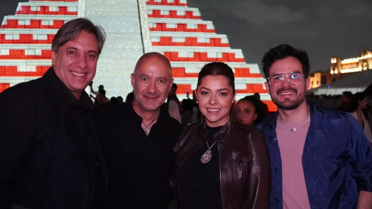 DanielaCordAre's tweet image. El día de hoy estuvimos en la inauguración del espectáculo de #videomapping sobre la #pirámide de #Kukulkán, aborda la cultura #maya y el legado de #FelipeCarrilloPuerto; estará hasta el 21 de julio en nuestro #Zócalo de la #CDMX. ¡Una belleza!