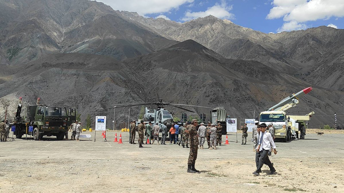 IAF_MCC's tweet photo. As a prelude to Rajat Jayanti of #KargilVijayDiwas, a spectacular display of Defence equipment including Apache Attack Helicopter was organised at Kargil on 13 & 14 Jul 24.
The citizens were enthralled by the array of activities on offer and young ones were highly motivated during interaction with military personnel and pilots.
#KargilVijayDiwas
#25YearsOfKargilVijay