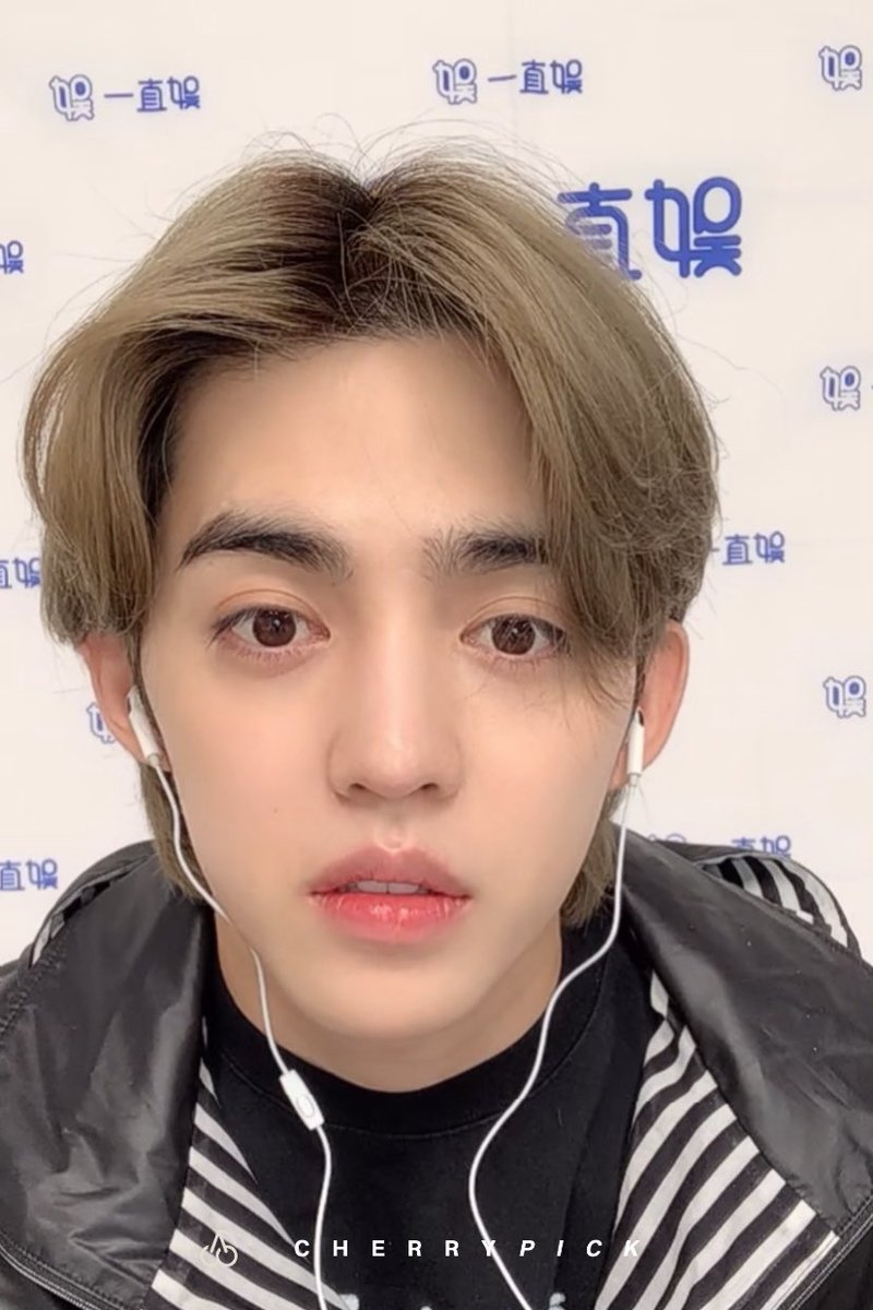aboutscoups's tweet photo. seungcheol’s faded hair suits him so much https://t.co/v8lDa8hVA1