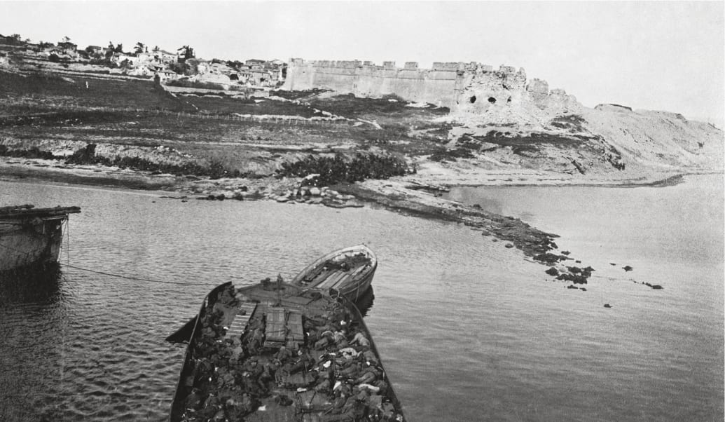 lorraineelizab6's tweet photo. William Cosgrove VC MSM (1 Oct 1888 #Aghada #Cork-14 July 1936). During landing at Cape Helles, Battle of Gallipoli, #WW1 he pulled down barbed wire while Turkish forces fired. He described how hard it was; like snipping "Cloyne Round Tower with scissors"! https://t.co/Ybuf5jJOXj https://t.co/BNpXNRsjJ3