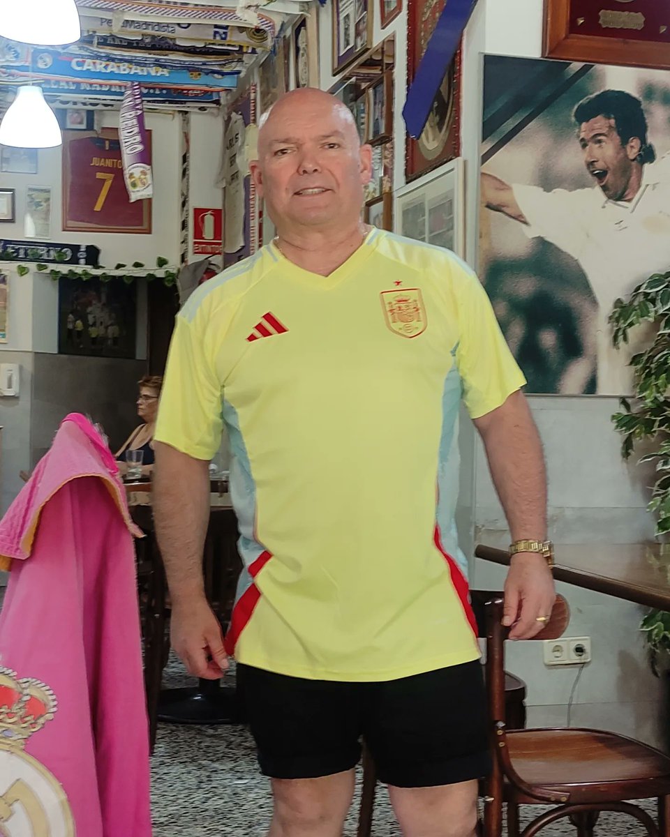 tonintorero's tweet photo. ESPAÑA epicentro del deporte Mundial. Llegó el día!! A por la CUARTA!!... Ojalá la Selección Española nos dé la Victoria y @carlosalcaraz consiga su Segundo Wimbledon.... De Entrevías a La Cibeles!!!
#Eurocopa2024 
#Wimbledon 
#LaCibeles https://t.co/DM4jTzIjCa