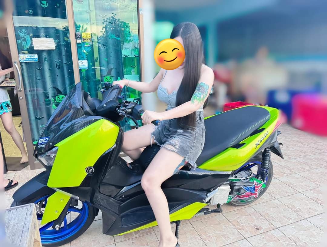 BeeBee1867434's tweet photo. ไปหาอะไรกินดี ใส้กรอก 56 ดีไหมน๊าา 😁 https://t.co/huRcM2v4ij