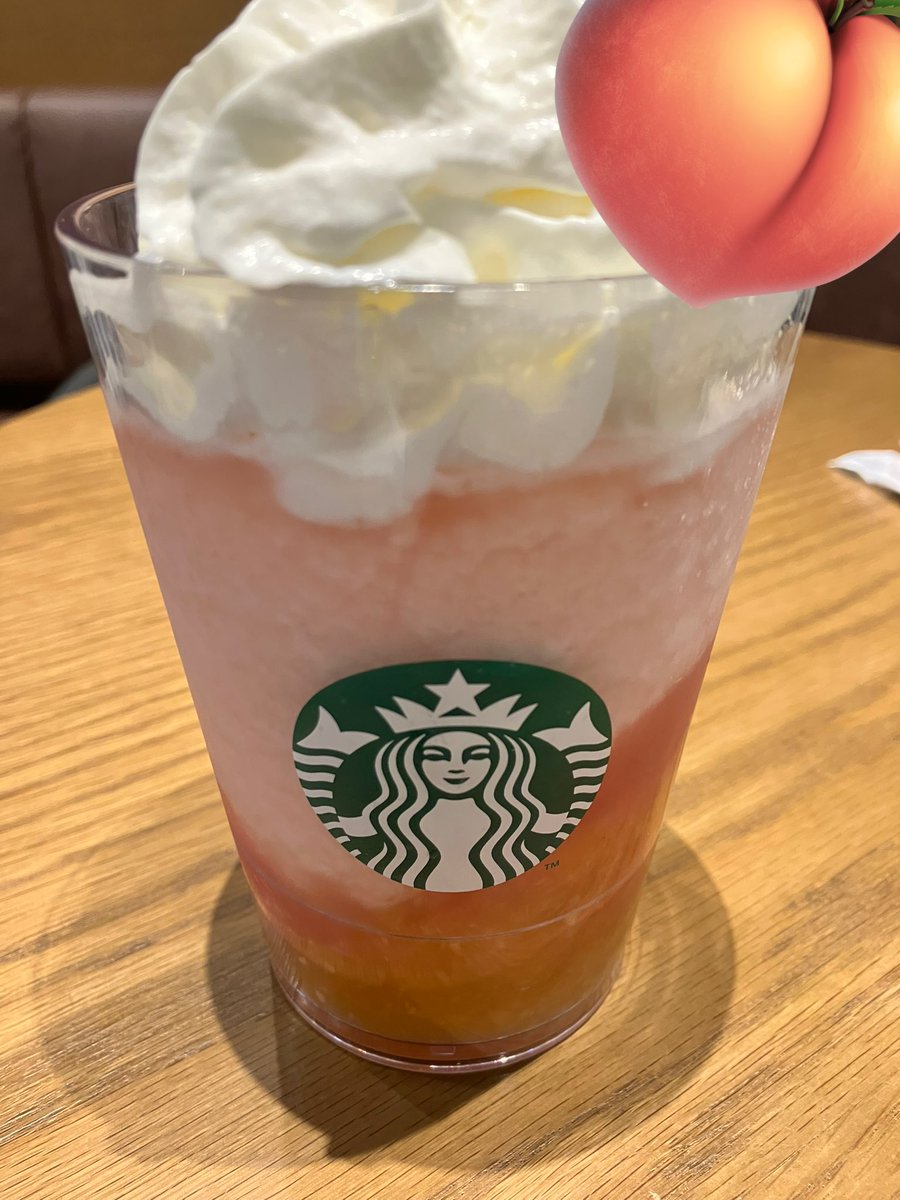 wanko07071016's tweet photo. スタバ新作飲んできた✨
桃はイチゴには及ばずとも好きなフレーバーやから楽しみにしてたんよね〜🍑
今回はシトラス果肉追加で飲んでみたけど、桃の甘さの後に柑橘系の酸味が来る感じで後味スッキリしてめっちゃ良かった😆
気になる人是非試してみて！！ https://t.co/cXRX70KN1s