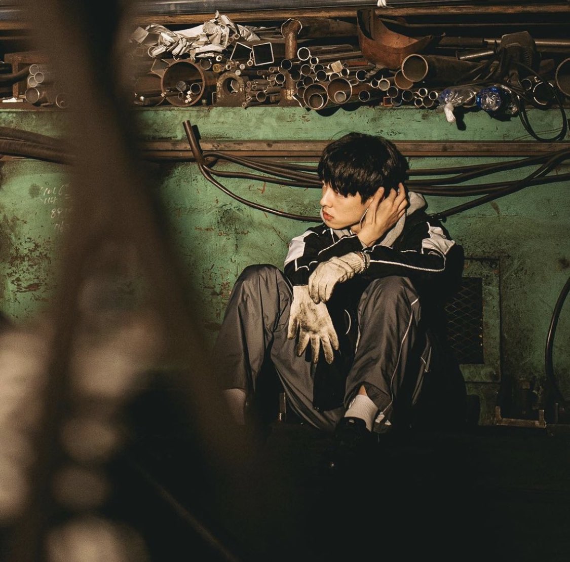 hwihwi_1226's tweet photo. 광장동에서 mv 속의 동휘는 낭만이 가득하다 https://t.co/acFyVaIzzr