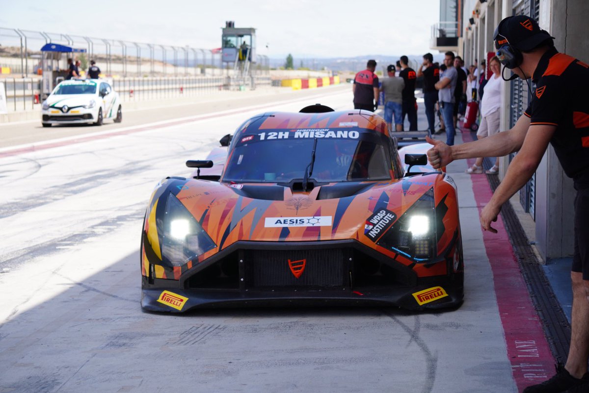 solenn_amr's tweet photo. 2 Courses aujourd’hui en direct sur YouTube RDV à 9h pour la course 1 et à 12h20 pour la course 2, je suis dans la Vortex Numéro 101.

Direct de la course 1 : https://t.co/B31CuHGRWh

Direct de la course 2 : https://t.co/x5Xg4txXNg https://t.co/UPguLqmSYV