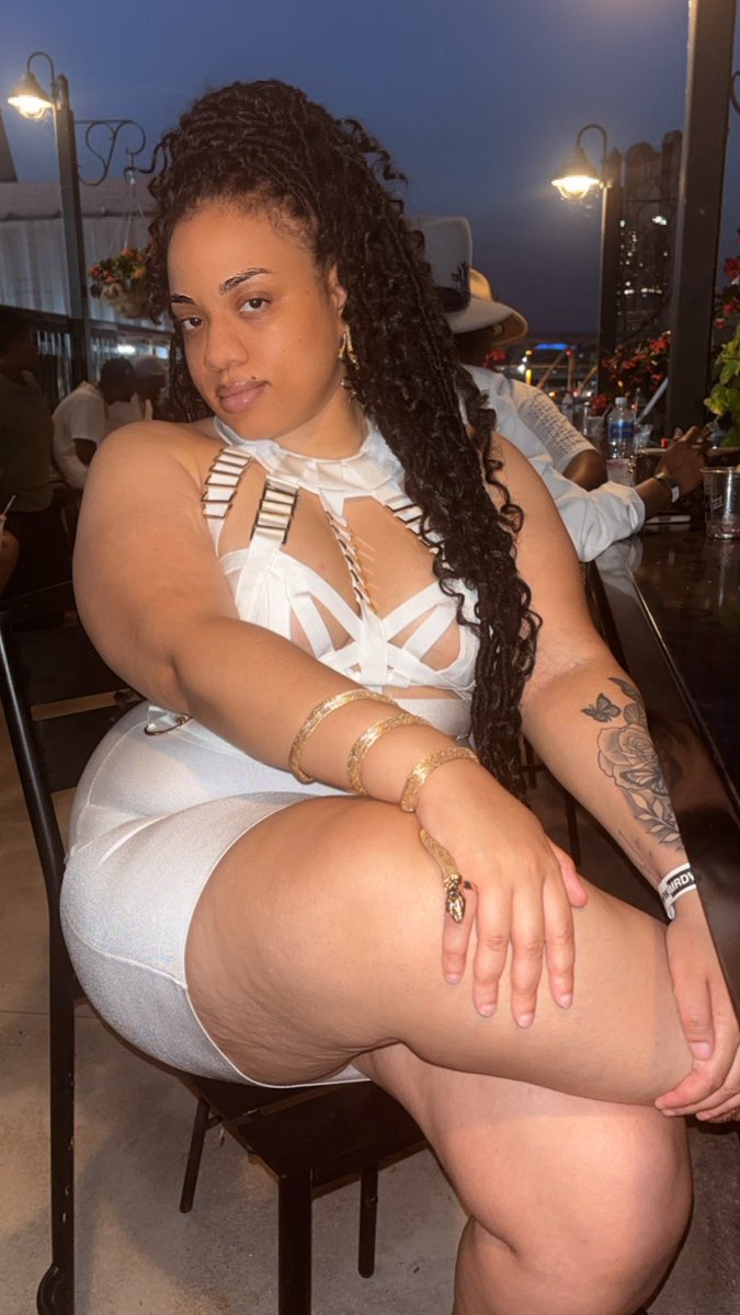 ravy_redd's tweet image. Goddess energy 🤍🤍