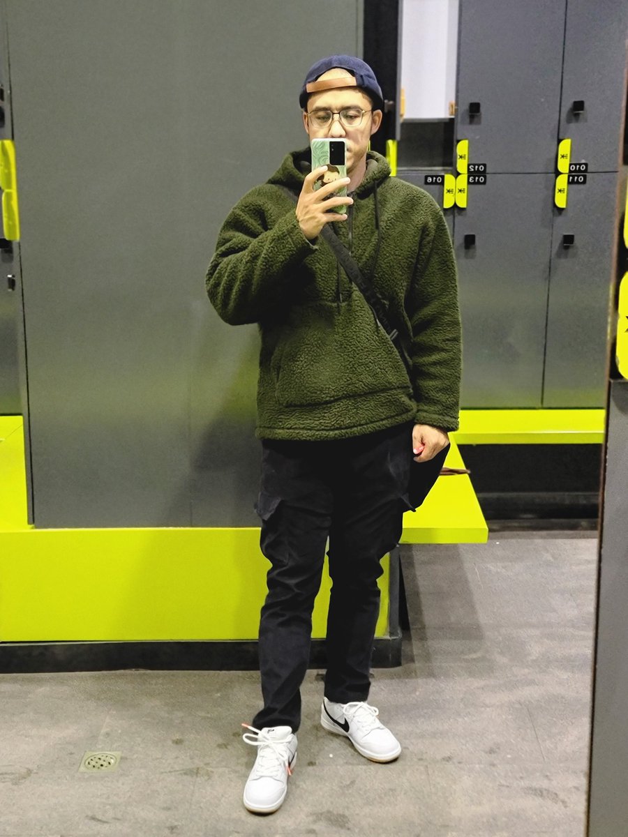 臭你妈屌丝  没钱别学别人约线下