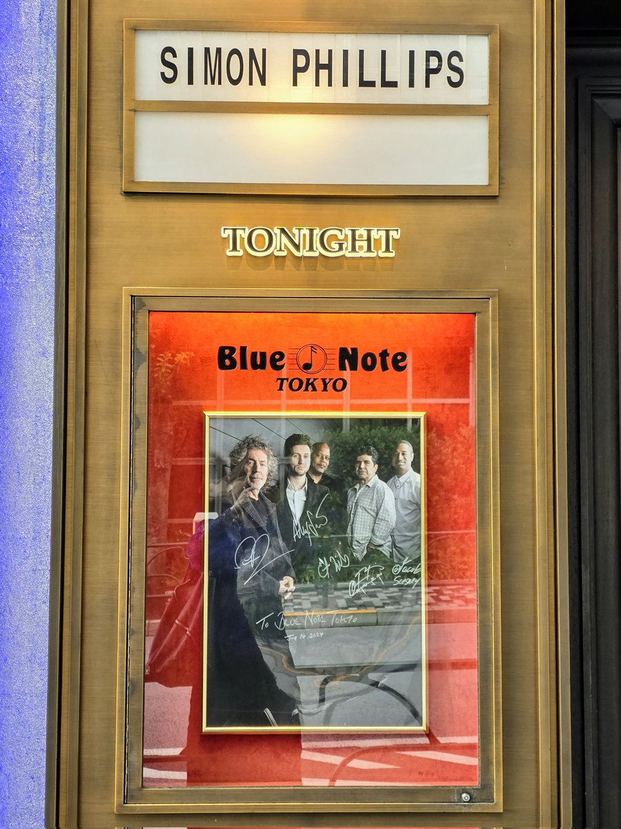 Izumih0705's tweet photo. 1st of the 3 nites w/ Simon Phillips in Tokyo!!👍🎶☺️🙌❤️
#SimonPhillips #ProtocolV #OtmaroRuiz #ErnestTibbs #JacobScesney #AlexSill #BlueNoteTokyo #Day1 https://t.co/OfrT0hfMj9