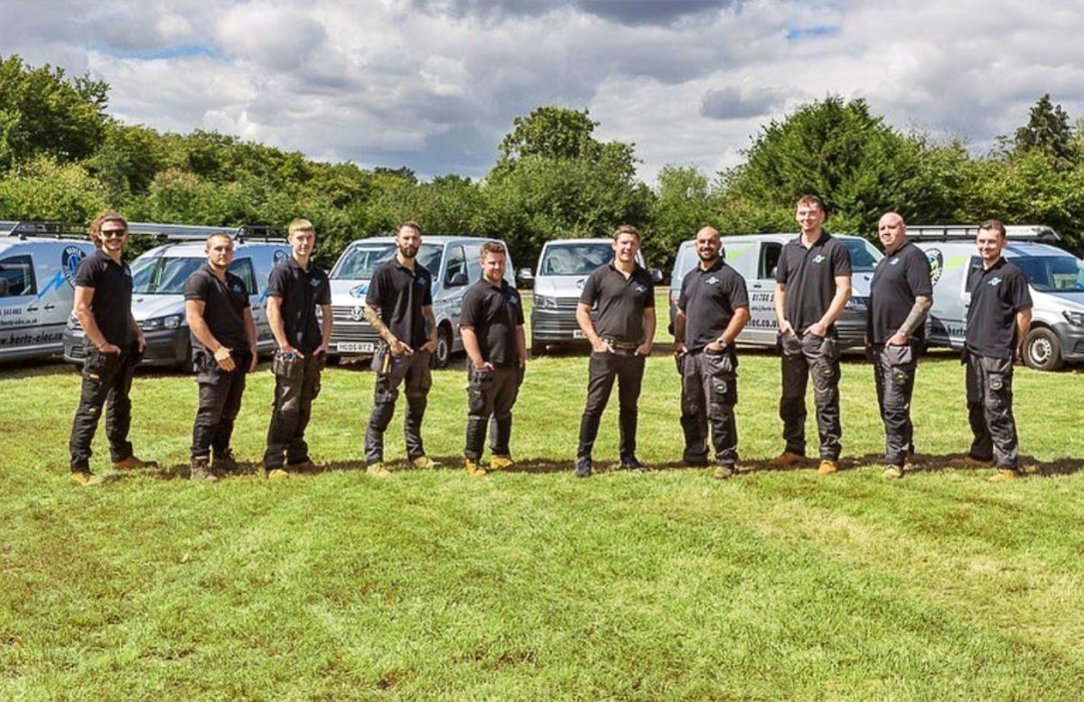 ribn's tweet image. Bright spark at Rugby company takes on electrician apprentices dlvr.it/T9YxTm