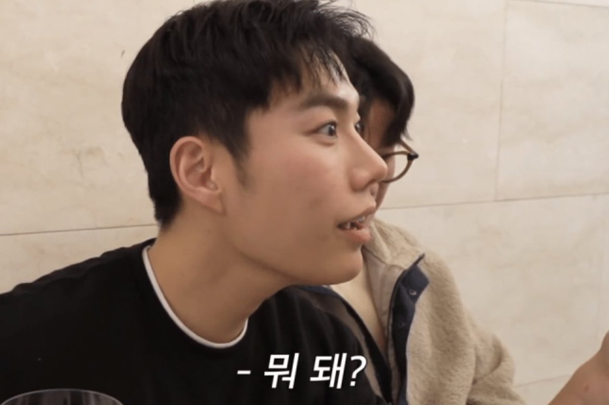 오지랍 💞 부담 되실까봐 여기에 올리는 몇가지 의견
자꾸.. 보고(?) 하고 리워드 하려는 경향들이 있으셔서 😂
댓츠 노노... ❌
허공에 대고 하는 얘기임

#1. 말레이시아에 거주하시는
#2. 대졸 학위가 없는
#3. 3개국어를 구사하는
#4. 읽힐 글일까요? 팔릴 글일까요? 글을 써보려고 하는
#5. 워홀