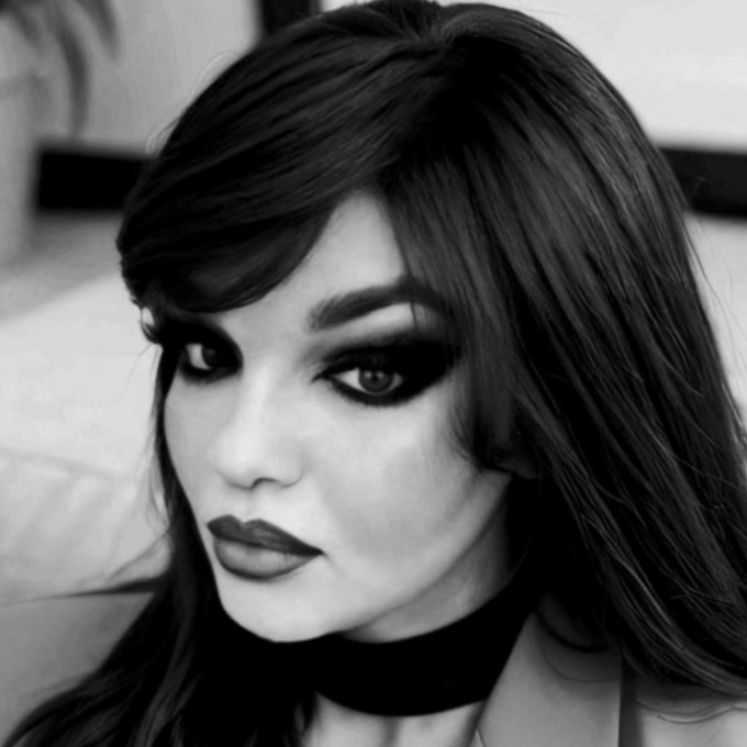 AriannaRebel's tweet photo. #NewProfilePic https://t.co/B0Xs5pnVhr