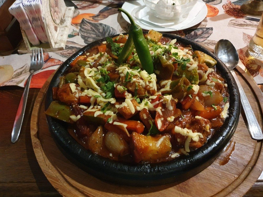 RJonTourUK's tweet image. Veliko Tarnovo is a historic place to visit in central Bulgaria, and it is very interesting. The 2 fortresses, food, and scenery were pretty special...

rjontour.com/veliko-tarnovo…

#TravelInspiration #Bulgaria #backpacker