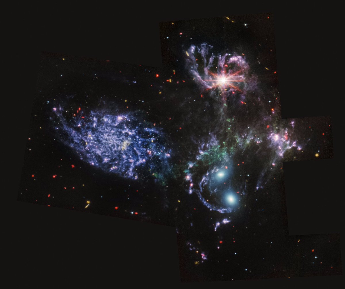 Cette image est un véritable feu d'artifice cosmique. Le quintette de Stephan a été imagé par le JWST. 4 galaxies situées à 340 millions d'années-lumière tournent les unes autour des autres, et celle de gauche est à seulement 40 millions d'années-lumière. Joyeux 14 juillet !