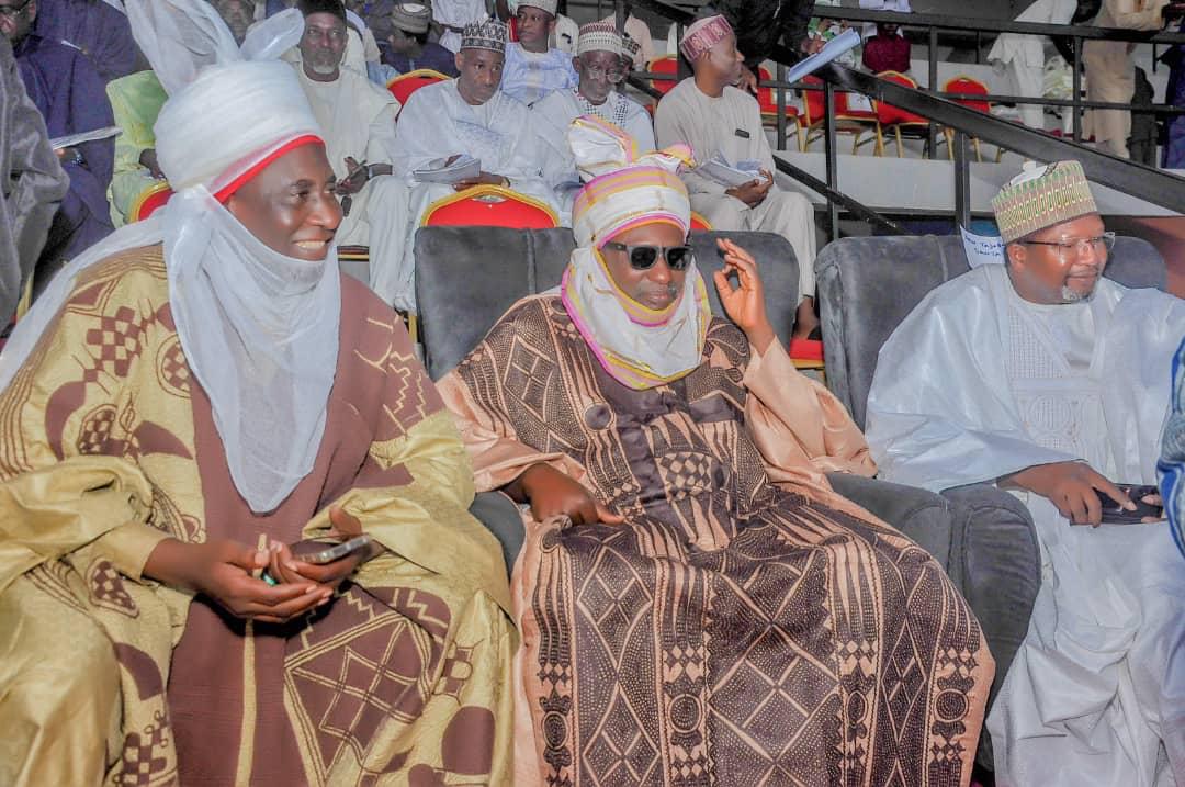 MuazuNuhu_B's tweet photo. INTERNATIONAL HORSE RACING DERBY
Yesterday, I had the honor of  representing His Highness the Emir of Zazzau Mallam Ahmed Nuhu Bamalli at the Final Horse Racing Derby organized by the Nigeria Horse Racing Federation, AT Murtala Mohammed Square International Race Course, Kaduna. https://t.co/2G72tebg3q