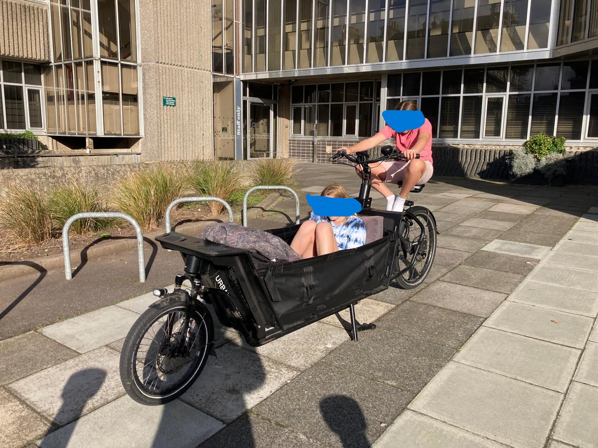 STOLEN - #UrbanArrow Toploader XL #cargobike from close to the velodrome #PrestonPark, #Brighton. Serial number 2007129RFM. The only one I've seen in the city. £200 reward for info leading to return. Gutted😥