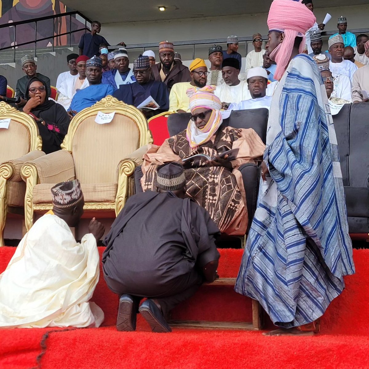 MuazuNuhu_B's tweet photo. INTERNATIONAL HORSE RACING DERBY
Yesterday, I had the honor of  representing His Highness the Emir of Zazzau Mallam Ahmed Nuhu Bamalli at the Final Horse Racing Derby organized by the Nigeria Horse Racing Federation, AT Murtala Mohammed Square International Race Course, Kaduna. https://t.co/2G72tebg3q