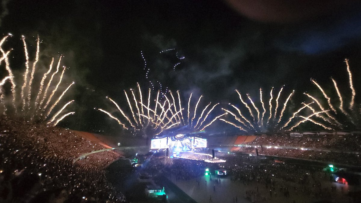 andreaisa95's tweet photo. Viajar a Medellín desde Honduras para ver a @MoratBanda fue la mejor decision...

EL MEJOR CONCIERTO AL QUE HE IDO EN MI VIDA 💜 No se como voya superarlo. Se pasaron! https://t.co/Qoy8HoaEmd