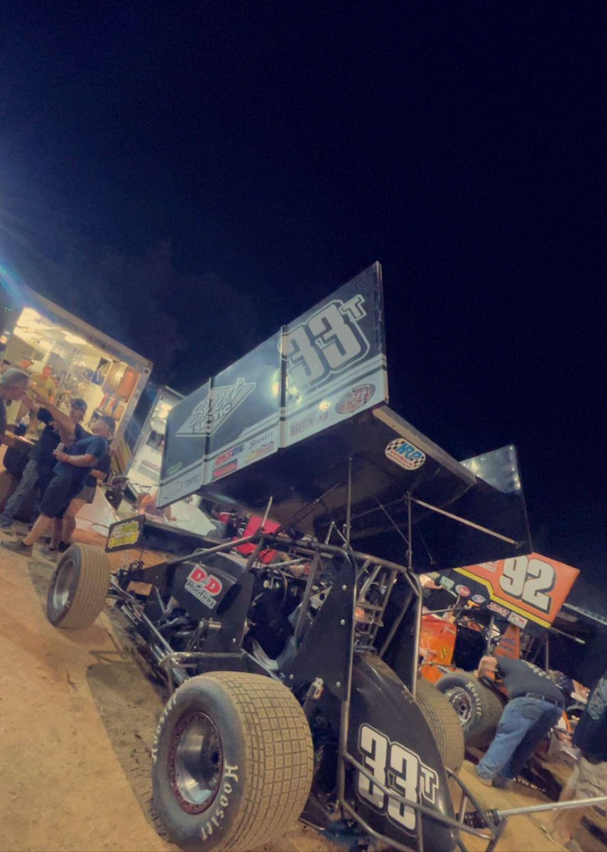 jaryn22's tweet photo. Solid night for my dad tonight! Qualified 10th out of 23 cars. Finished 3rd in his heat. Started 9th in the feature ended up running 5th! 

So proud of him &amp; thankful he got away from that tough luck that he had the last couple races.🤍 https://t.co/S89ENS7Oam