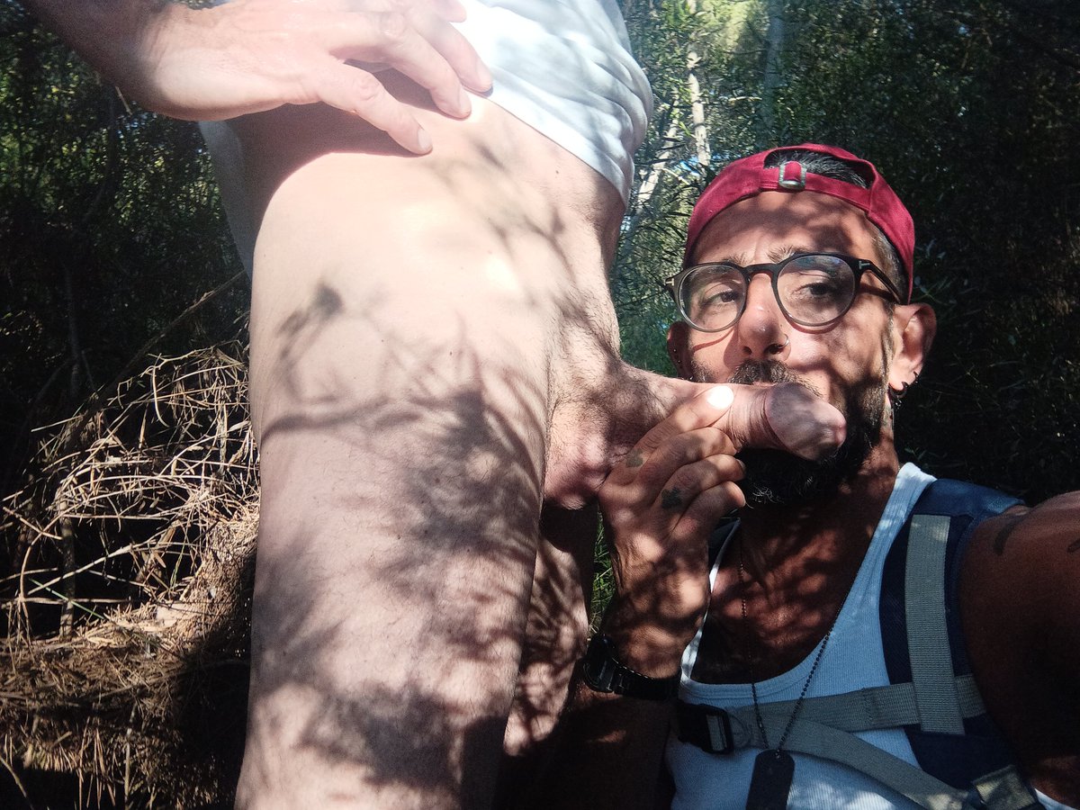 Guiowldu34's tweet photo. Petite vidange dans les bois 😏
Ça a été feu d'artifice dans ma bouche 😏💦😏
Les 20 premiers RT j'envoie un extrait 😏😏😏 https://t.co/KDVw4CzZCR