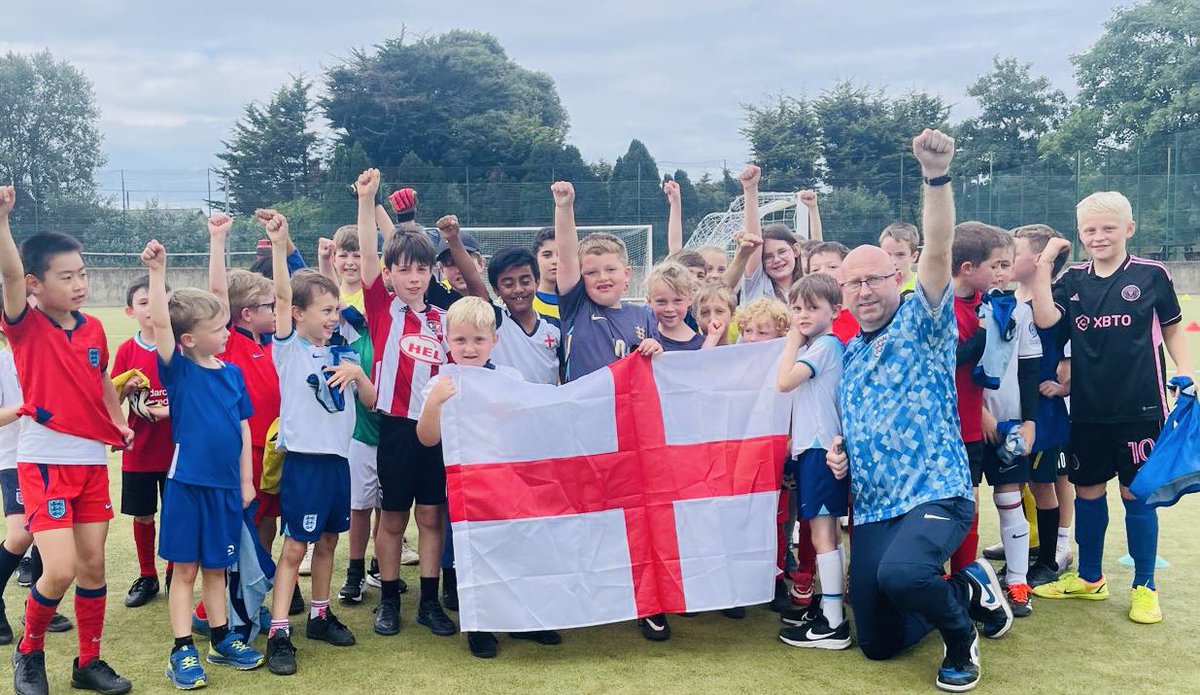 🏴󠁧󠁢󠁥󠁮󠁧󠁿 COME ON ENGLAND we’re all behind you, cheering you every step on the way!

The children across our Football Fun Factory sessions in Exeter have been cheering, shouting and celebrating all tournament and their excitement has grown even more this week!

#SSNTHREELIONS <a href="/England/">England</a>