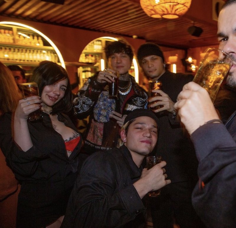 JossxCry's tweet photo. Los chicos disfrutando del after👏🏼 https://t.co/aWFJ49U76f