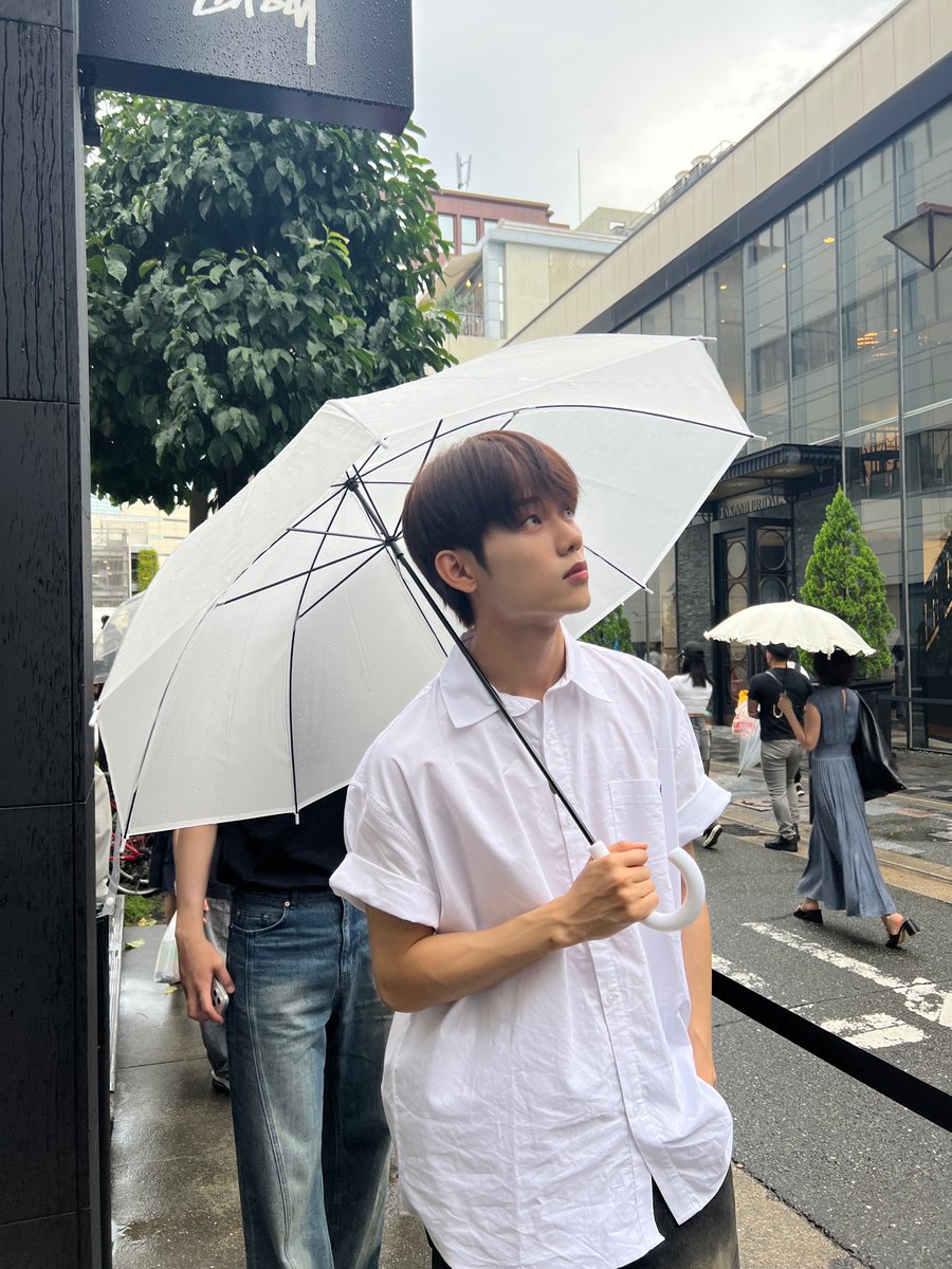 이브 tweet media