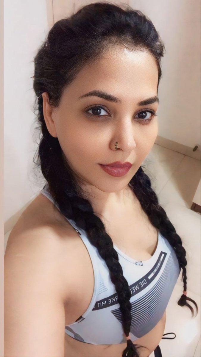 dimpleroyapte's tweet photo. #HappySunday https://t.co/1eAhOeUCK5