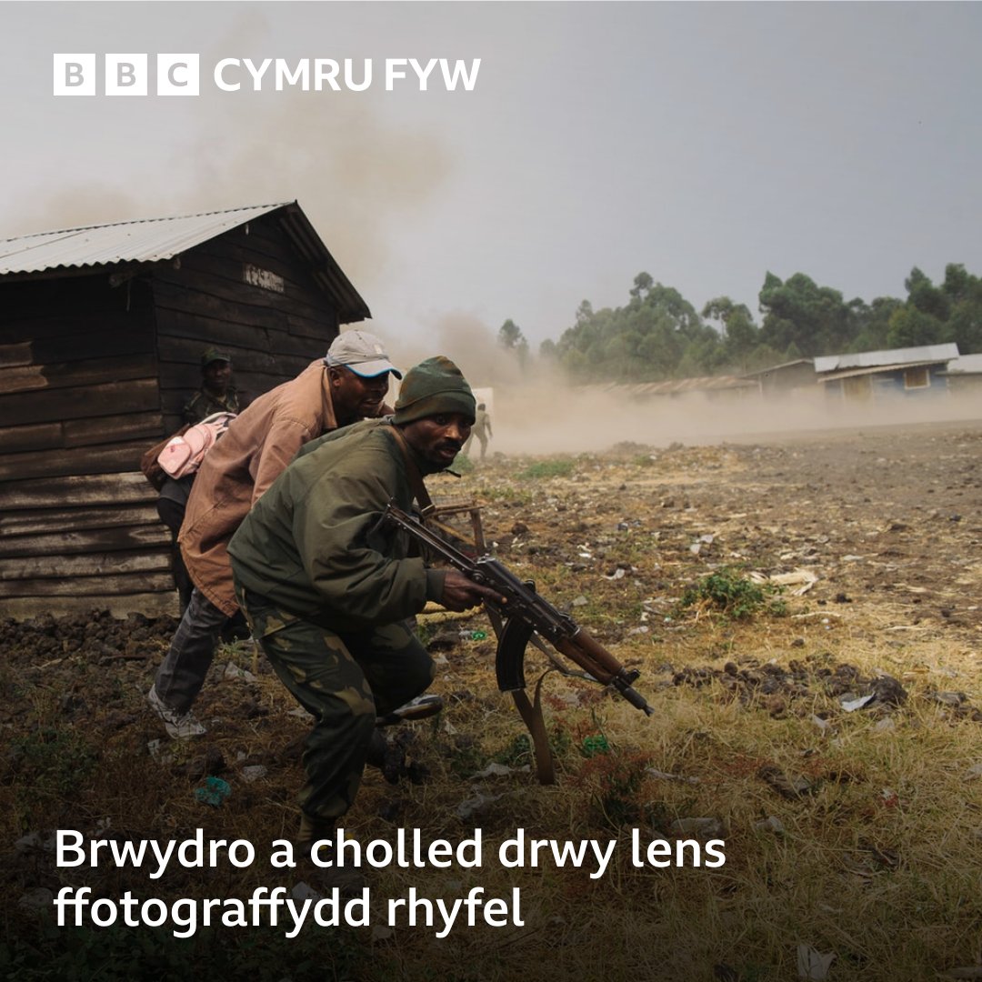 BBCCymruFyw's tweet photo. Mae'r ffotograffydd Philip Hatcher-Moore, sy'n byw ger Llangollen, wedi gohebu ar frwydrau o bob math ledled y byd 📷  

👉 https://t.co/ojOVm0kOnI https://t.co/xx0o38Ba6i