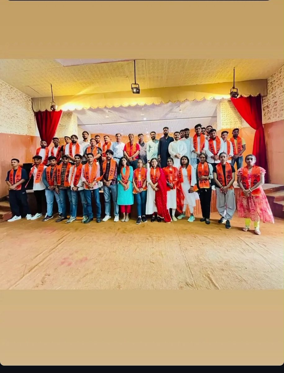Kittu51841's tweet photo. #_सत्र्_ 2024-2025_ में_ महानगर_ विश्व- विद्यालय_संयोजक_बनाने_पर_अखिल_भारतीय_विधार्थी_परिषद_का_आभार_व्यक्त_करती_हुं_ #_मतिया _चौधरी_ (kittu choudhary)_✌️
#_ABVP _# https://t.co/fMrcUd5qws