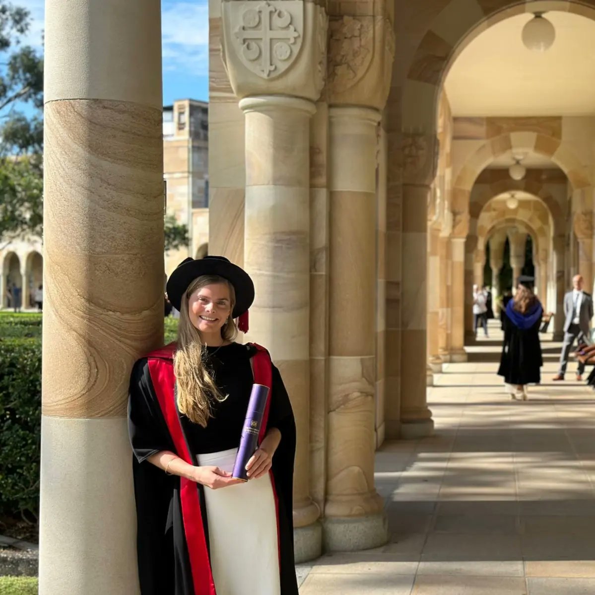 lilydavidson0's tweet image. After 4 years of PhD, 14 peer reviewed pubs, great experience working in the USA, 8 overseas presis, and a productive start to my time @Sydney_Uni @TheMatilda_USyd, I officially don the floppy hat! VERY grateful to all those who've supported me to receive these opportunities. 🎓