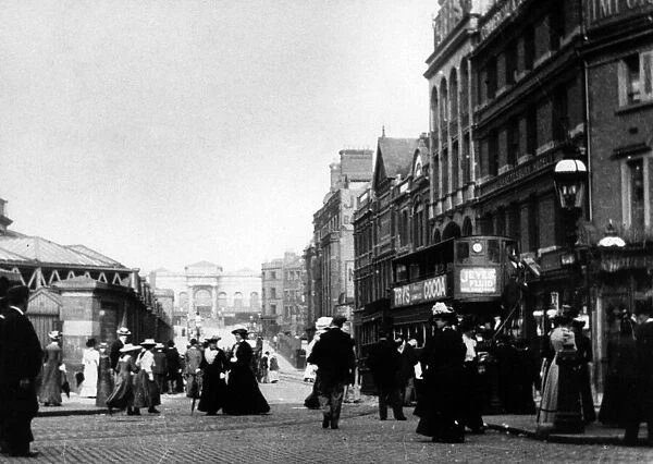 OldStationSt's tweet photo. Birmingham could easily have demolished the last Back to Backs for a tower. But that would have been really, really stupid. They're now a huge  tourist attraction. 

We risk doing the same to Station Street, The Electric &amp; The Crown. It would be monumentally stupid long term. https://t.co/hc58u1qULs