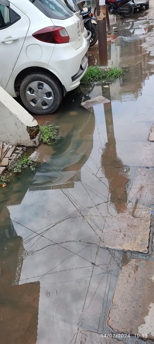 binays01's tweet photo. Sewer overflowing -a permanent feature in Jaiprakash Nagar, in the proximity of Mayor's residence and Varanasi Nagar Nigam. Would authorities take note of it in PM's Kashi !? @CMOfficeUP @VaranasiDm @PMOIndia @nagarnigamvns @myogioffice @myogiadityanath https://t.co/UGngG1C7dn
