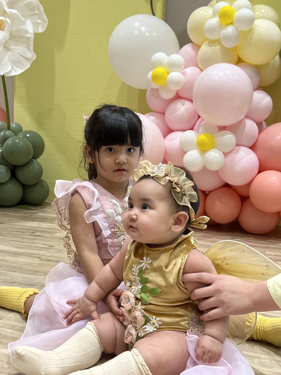dwihandaanda's tweet photo. Capung baru netas udah disamperin kumbang, akhirnya disamperin kaka kupu-kupu.🙏🏻 https://t.co/3YO1r3YrRH