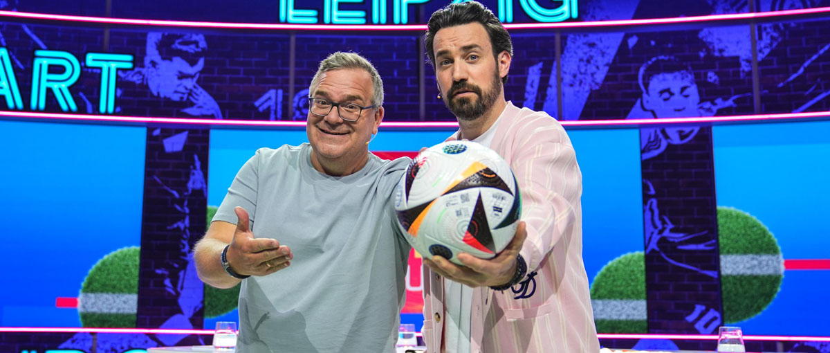 DWDL's tweet photo. Raabs "EM-Studio" verabschiedet sich bei RTL als Mega-Flop https://t.co/3rNCzcmmLu https://t.co/UAfxitpdNP
