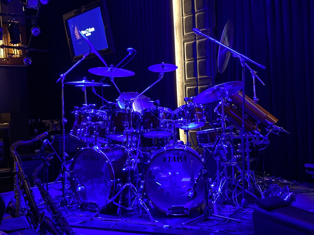 NaonoriF's tweet photo. 🥁#SimonPhillips #ProtocolV #BlueNoteTOKYO
👁️要塞セット🙏🏻
ここんとこ #實成峻🥁#むらたたむ🥁#AnikaNilles🥁#SimonPhillips🥁と #TAMA🥁使い続きやん🥁 https://t.co/npVh6Fhfyx