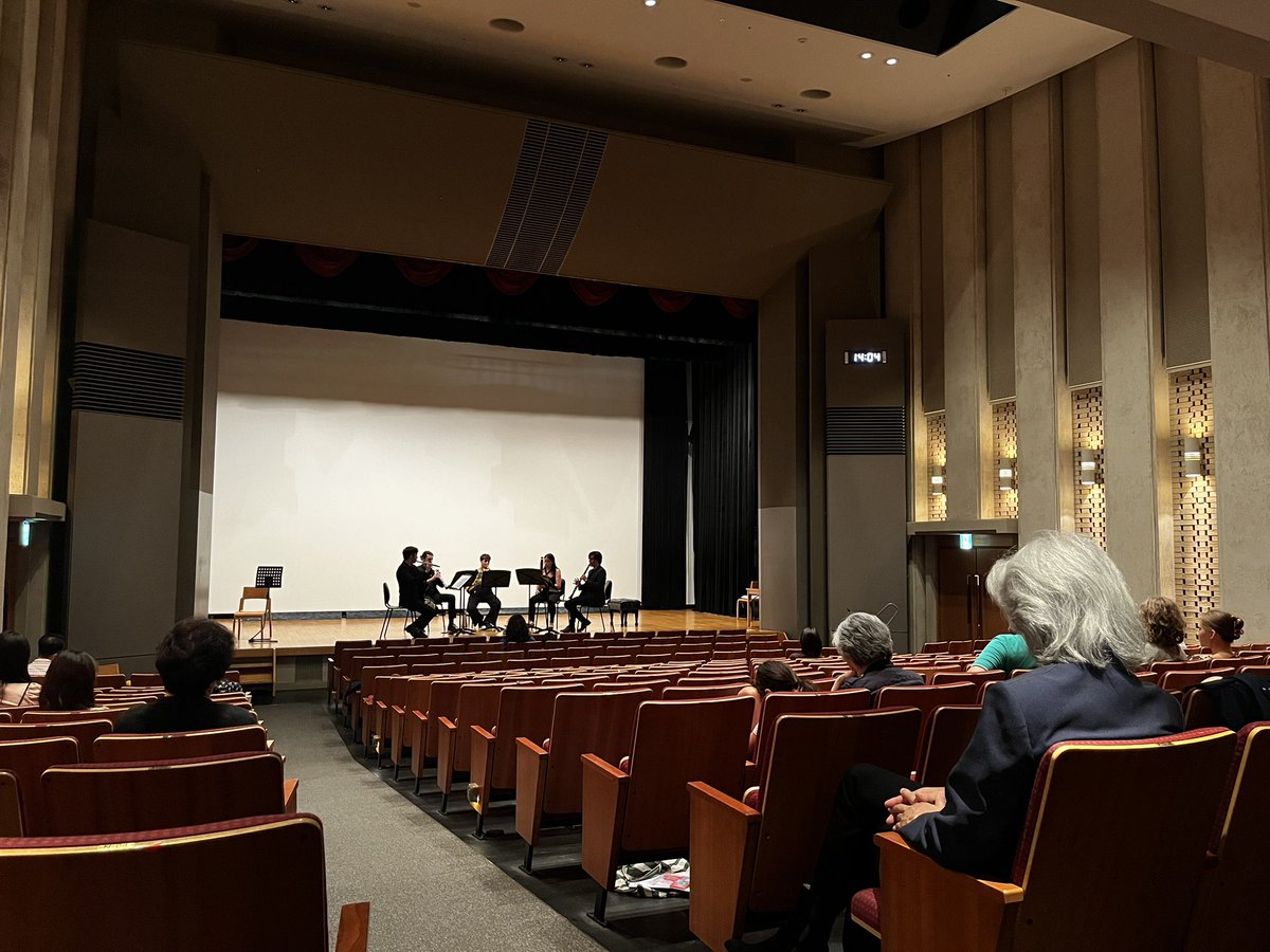 MMCJ_official's tweet photo. MMCJ2024は11日目を迎えました。今日はクローズドの発表会が行われ、お互いのグループの演奏を聴き合いました。
17日の室内楽コンサートで受講生の研鑽の成果をお聴きいただけます。

https://t.co/WRd7pcJZIO https://t.co/jHgf0Pilm6