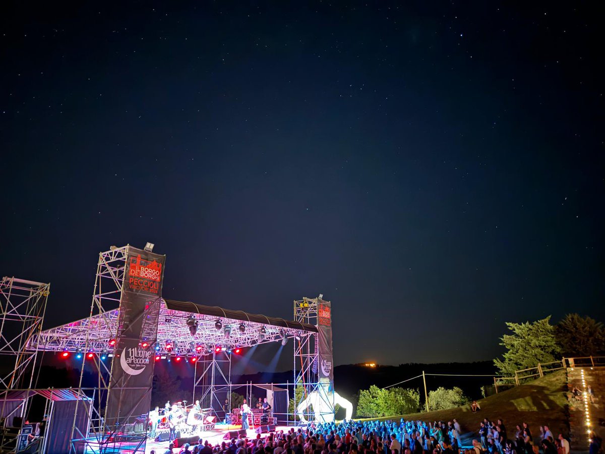 deaconbluemusic's tweet photo. 11Lune, Peccioli, Italy ๐ 13.07.24
โฉ Next stop: @BelladrumFest
#deaconblue #deaconbluelive #11lunepeccioli https://t.co/0KwiM43klm