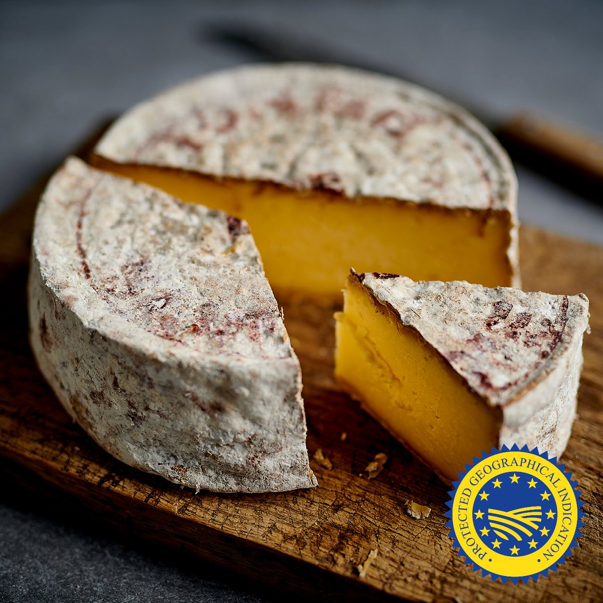 EUAgri's tweet photo. 🇪🇺🇫🇷Bonne fête nationale aux Françaises et Français!
Happy national day, France!

Quoi de mieux que la #EUQuality pour la célébrer en beauté? Quelques idées pour un repas bleu-blanc-rouge:

Huîtres Marennes Oléron IGP
Tomme de Savoie IGP
Jambon de Bayonne IGP
Beurre d’Isigny AOP https://t.co/lfSZMM9HZB
