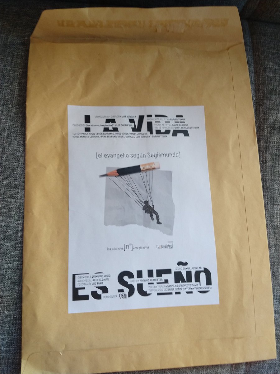 pancartera's tweet photo. Cómo sacar a @luissorolla de la torre?
Cómo sacarle de tu cabeza?
#LaVidaesSueño de los @numerosimaginar.
#ClasicOFF de @nave_73. https://t.co/VDGkMYbcPW