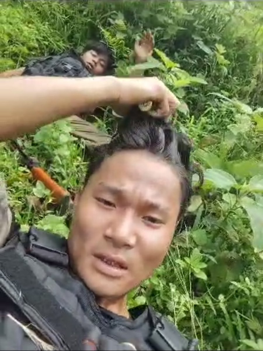 ahanthemx's tweet photo. 🚨BREAKING: Ajay Kumar Jha 43 years CRPF personal k*lled in an attack by Kuki Terrorists in Jiribam today. Reportedly it was a planned attack on Ajay and his colleagues while they were patroling in a Kuki village.

#Manipur #Jiribam #ManipurViolence #IndiaUnderAttack #ManipurNews https://t.co/sxALnUAaee