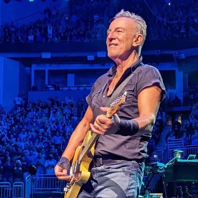 BruceTour2025's tweet photo. STOCKHOOOOOLM! Bruce is back tomorrow for another round of two shows in your beautiful city!
ARE YOU READY ??
❤️ Like or 🔄 if you liked the thread
⏩️ Don’t forget to follow for more threads https://t.co/ZUIzuM8uQN