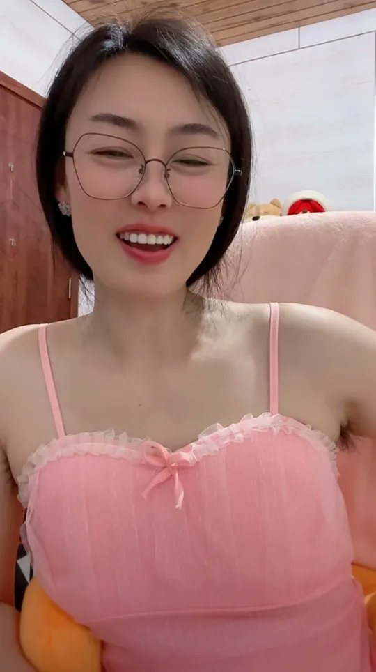 042Dend's tweet photo. 「网友投稿4」威海腋毛少妇
#腋毛 #少妇 #阿姨 https://t.co/9HBtleHZqB
