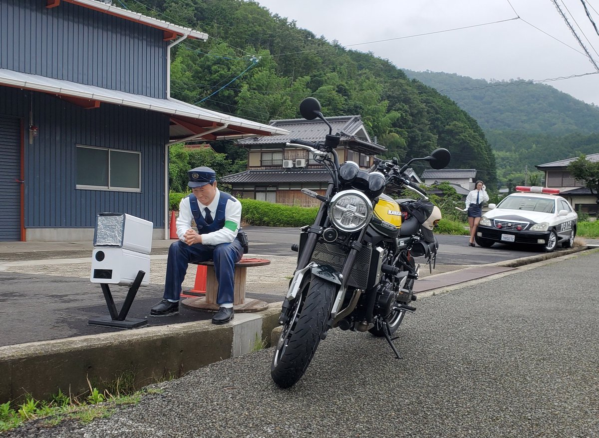 tile30644289's tweet photo. 帰り道。。。。
#丹波篠山市
#警察官
#取締り
#R176
#良くできてるやん
#職人技 https://t.co/zbwEMO6hJ5