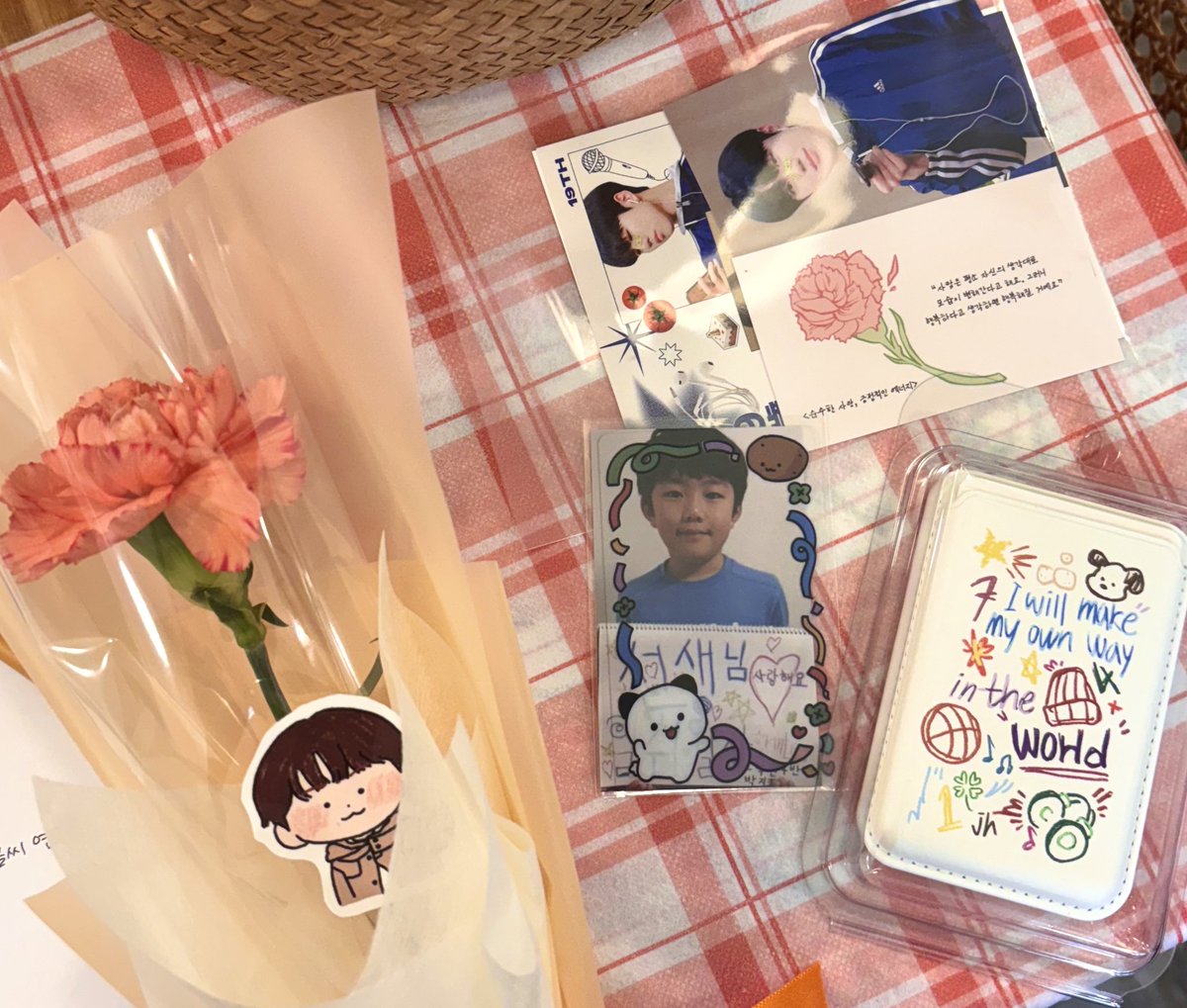 1RkRnddla_'s tweet photo. 0714 
지후의 생일을 축하합니다 🫧💗🫳🏻

#열아홉의지후에게 
#항상_좋은일만_있길_바랄게 https://t.co/6fUzfqcdW9