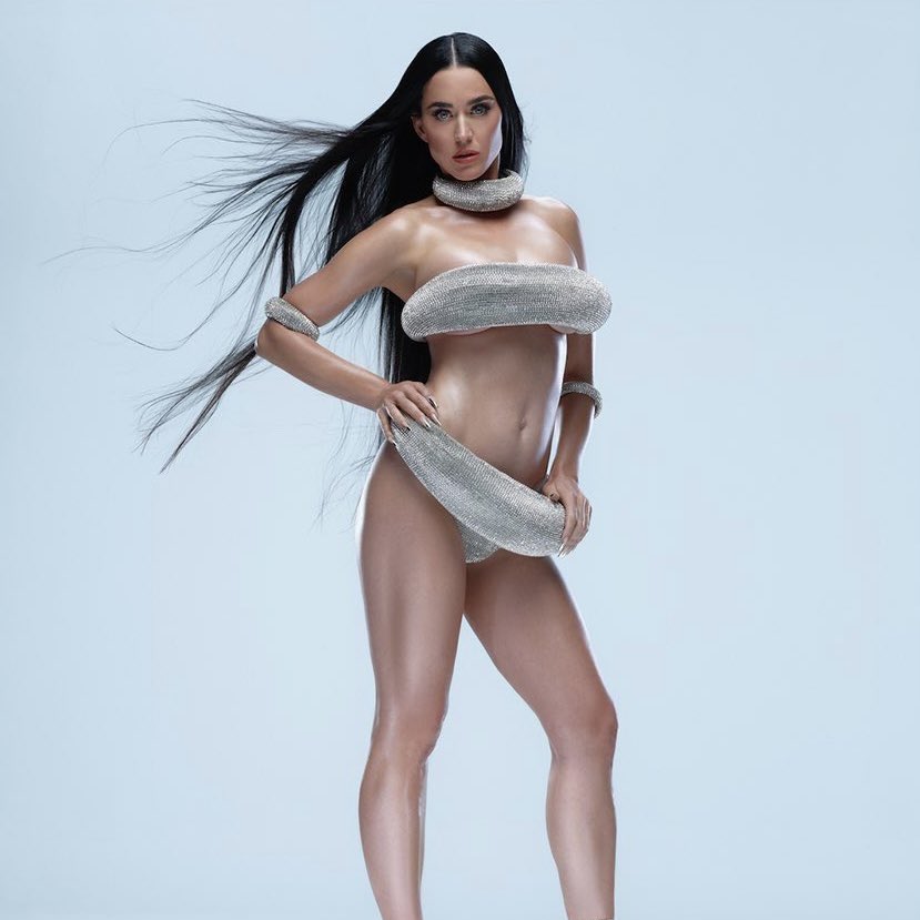 ⚡️ NOUVEL ÉPISODE ⚡️
👁️ Katy Perry est de retour et elle joue gros avec ce comeback pour ne pas être résumée à une artiste du passé

Retour sur Witness, l’album qui a tout changé, et pourquoi ses choix l’ont éloigné du public

▶️ Dispo sur toutes les plateformes !