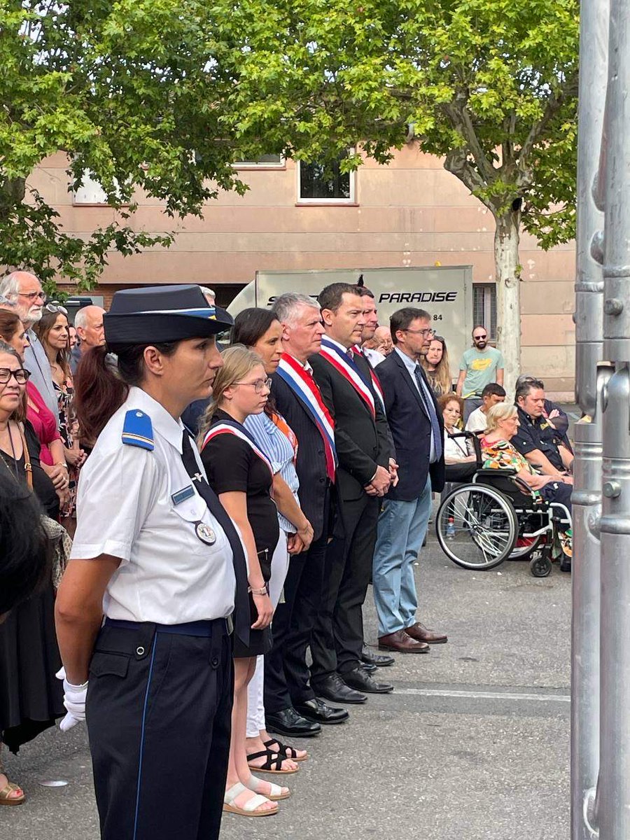 philippefolliot's tweet photo. Bonne fête nationale🇫🇷 à tous💙🤍♥️. Hier inauguration du sympathique «petit café»à #Assac avec député @PBonnecarrere81 puis cérémonie commémorative et inauguration nouveau poste police municipale @SaintSul81Info avec @raphbernardin @JeanTerlier https://t.co/NwVyHypQGj