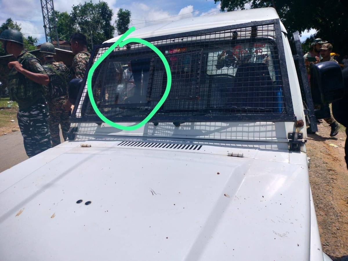 TheBlueHills49's tweet photo. 🆘 !!! #KukiMilitants attacking yet again leading to the death of a CRPF Jawan !!!
The martyred Jawan is #AjayKumarJha, a 43 Year-old CRPF jawan from Bihar.
India should not remain indifferent like before when CRPF, BSF, Manipur Police and IRB were killed by the #Terrrorists
Rest in Peace Ajay , India 🇮🇳 will respond for justice to you and your comrades
This is attacked is happening at Mongbung, Jiribam !!!
@MumbaichaDon @PrinceArihan @AbhijitChavda @RituRathaur @hindupost @eOrganiser @RepublicTVs @ndtvindia @soutikBBC @yogital @miss_rai1